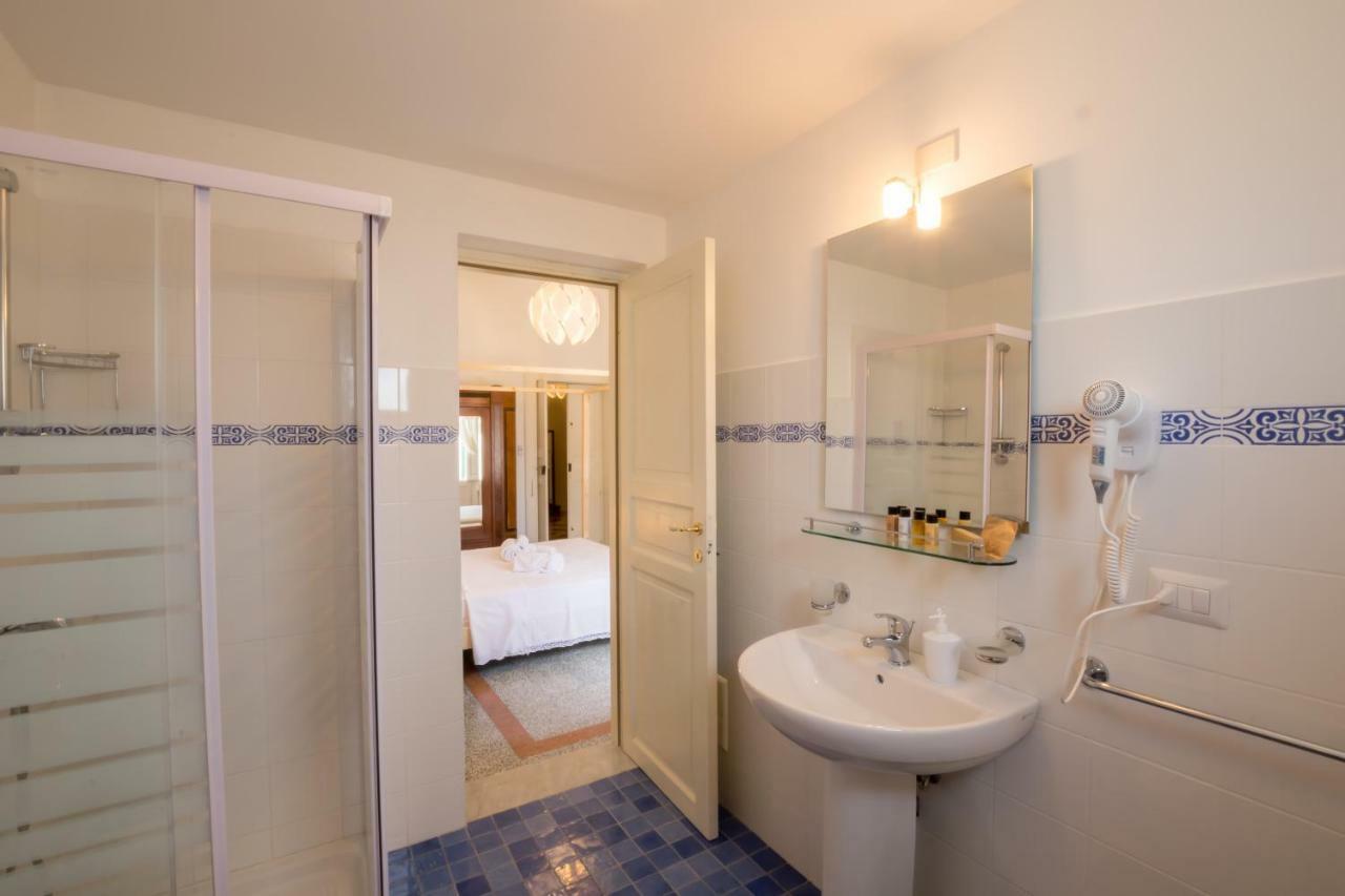 Palazzo Ashian Bed & Breakfast Acquarica del Capo Exterior photo
